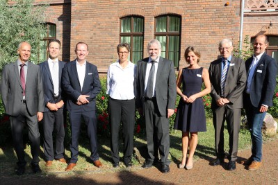 Der FEI-Vorsitzende sowie der Moderator und die Referenten der FEI-Jahrestagung: Prof. Dr. Herbert Schmidt, Dr. Götz Kröner, Prof. Dr. Markus Fischer, Prof. Dr. Heike P. Schuchmann, Prof. Dr. Dr. Peter Schieberle, Dr. Birgit Böhme, Prof. Dr. Helmut Dietri